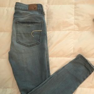 “super stretch/jegging” jeans.